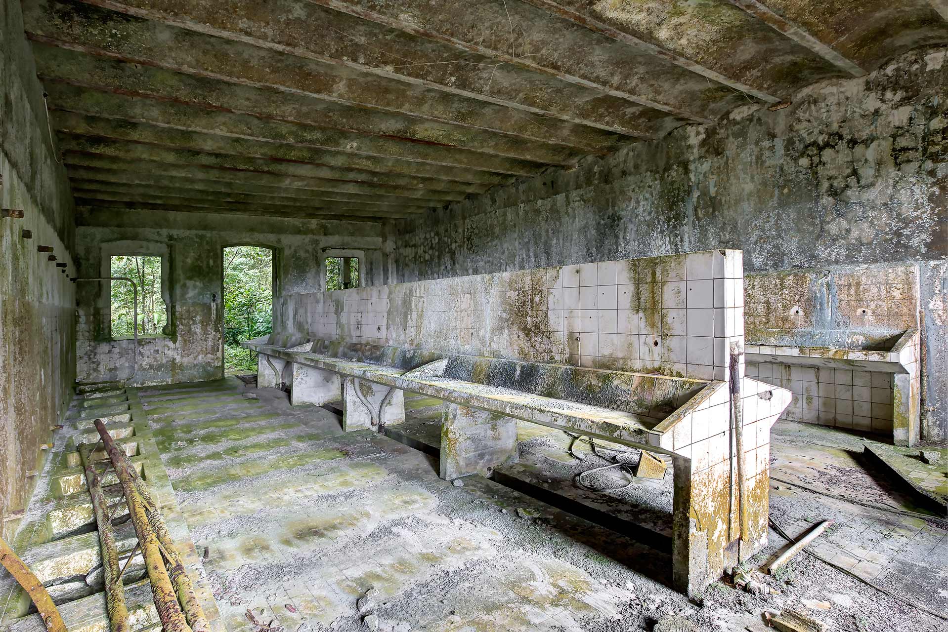 julien-cresp_caribbean-blues_wastelands