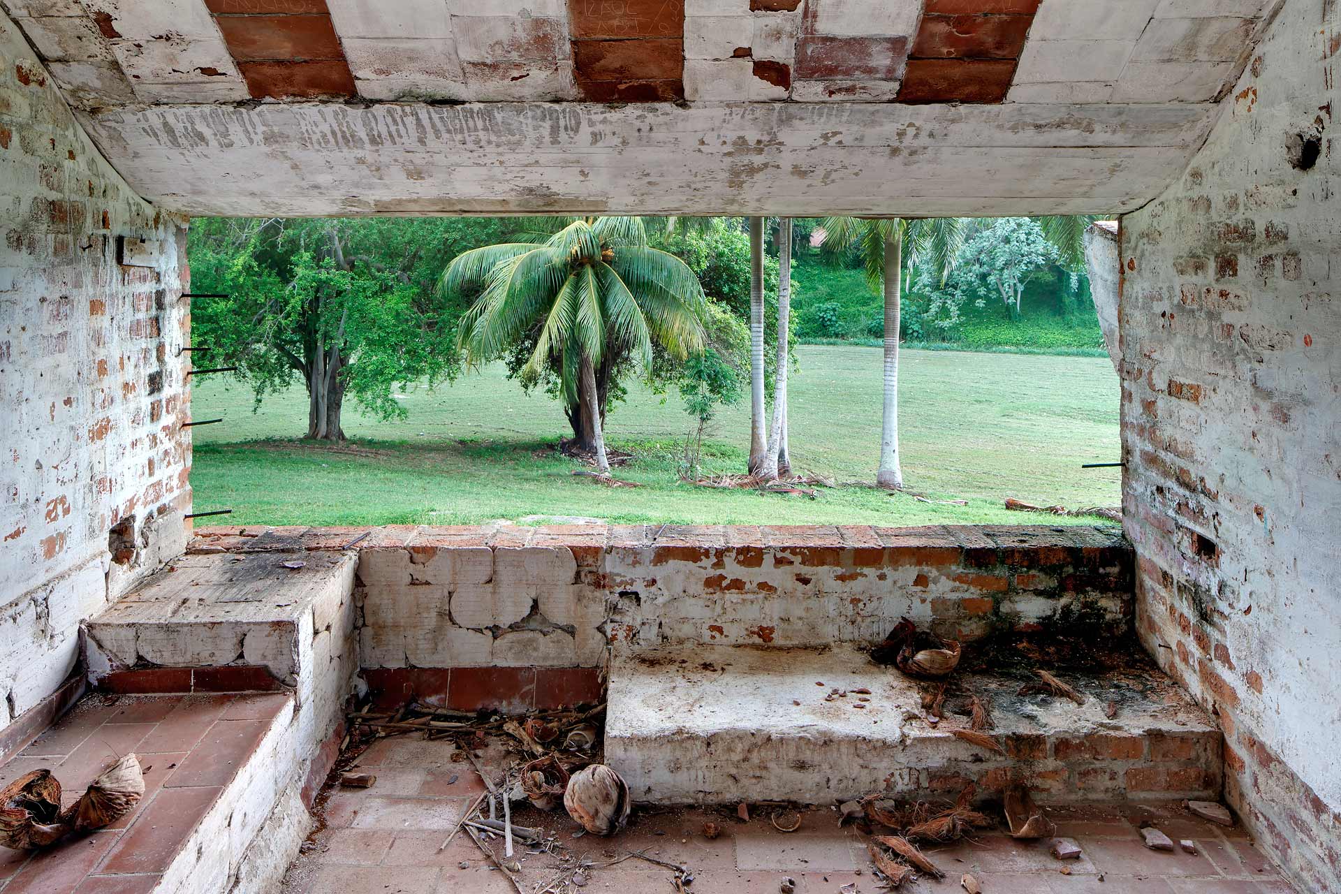 julien-cresp_caribbean-blues_wastelands