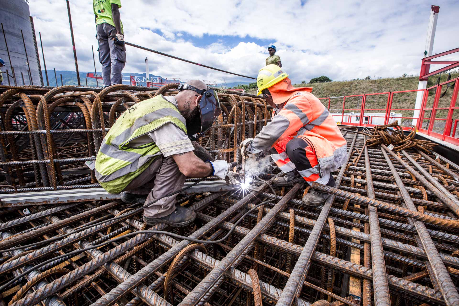 Bouygues_GTOI_Julien_Cresp_La_Reunion_la_nouvelle_route_du_littoral, voussoirs