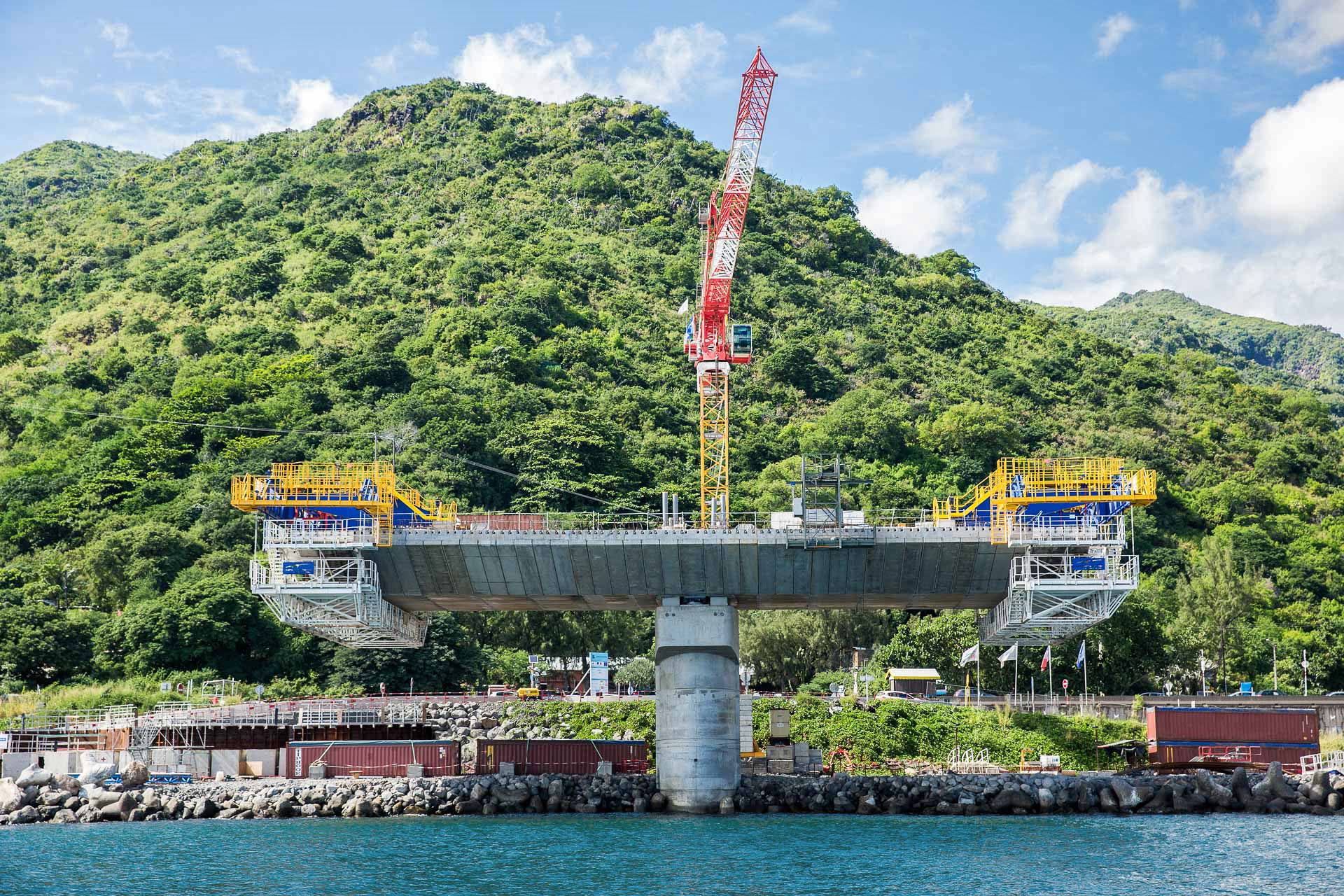 Bouygues_GTOI_Julien_Cresp_La_Reunion_la_nouvelle_route_du_littoral, voussoirs