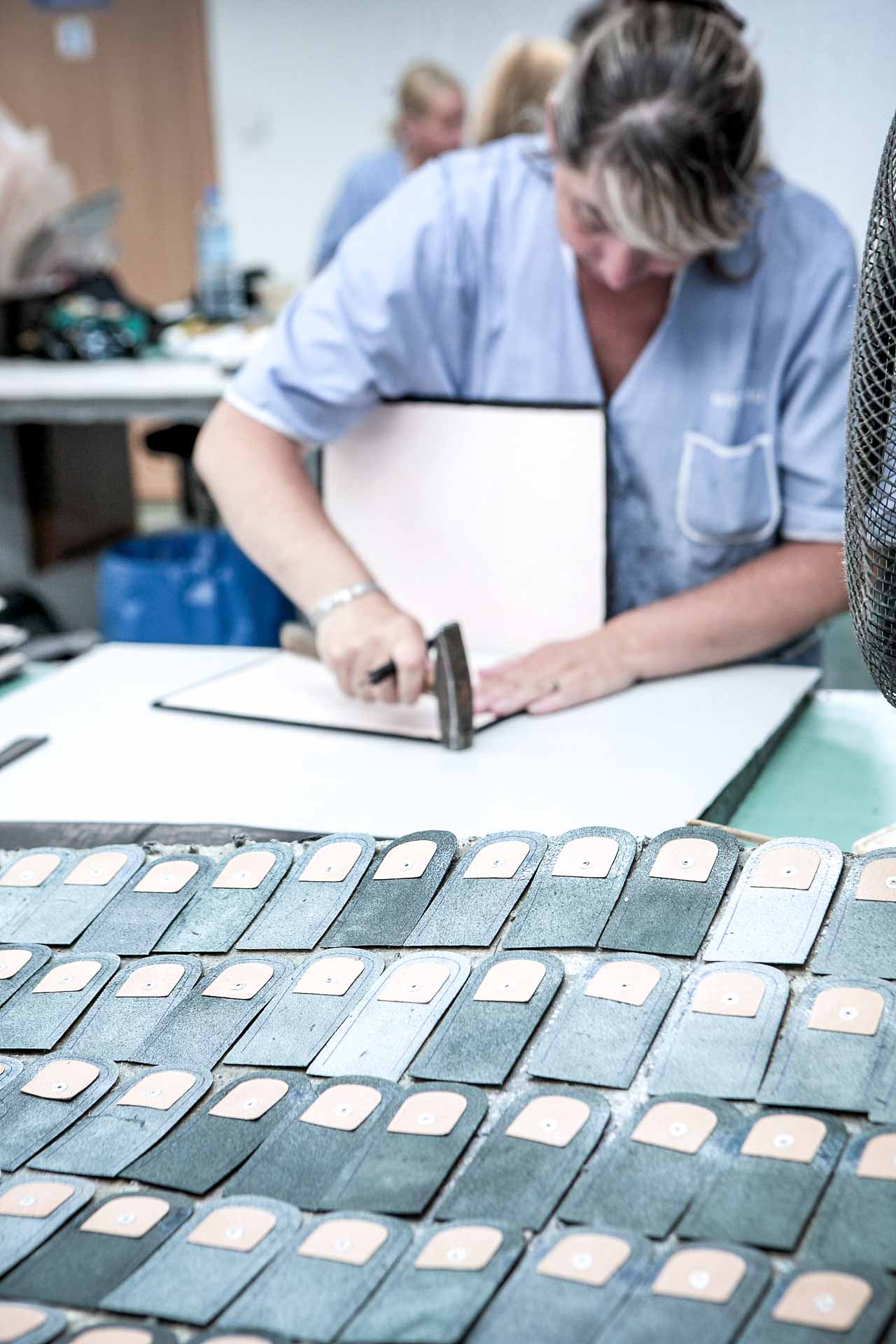 ateliers_dart_julien_cresp_hands_at_work_artisans_dart