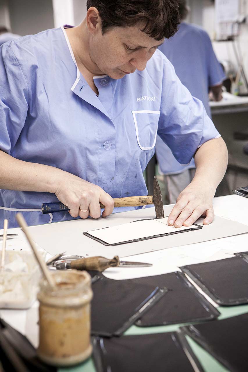 ateliers_dart_julien_cresp_hands_at_work_artisans_dart