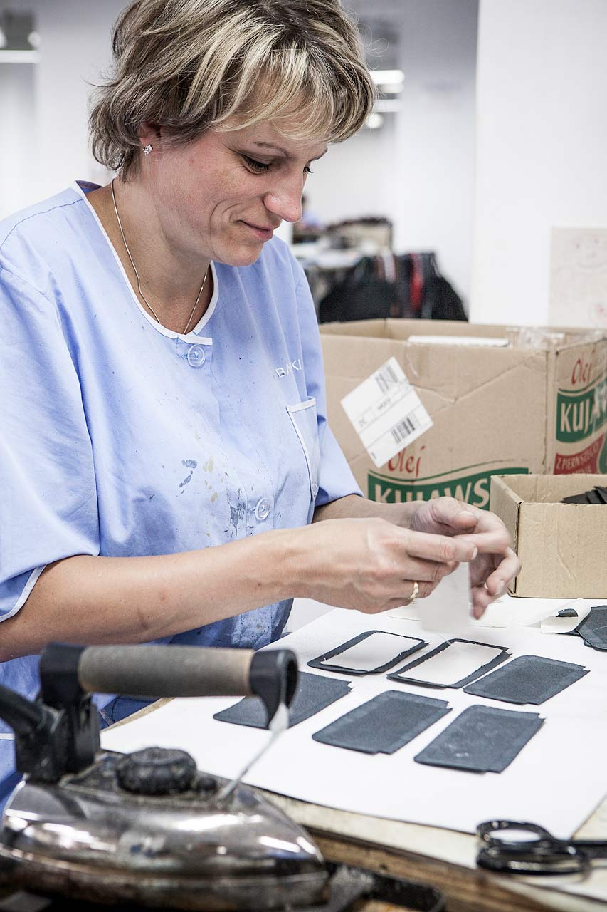 ateliers_dart_julien_cresp_hands_at_work_artisans_dart