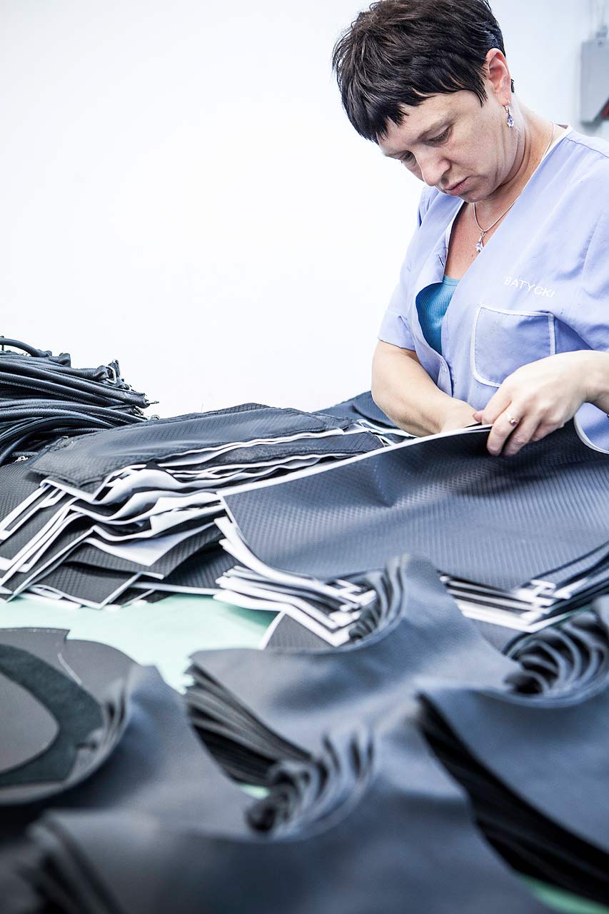 ateliers_dart_julien_cresp_hands_at_work_artisans_dart