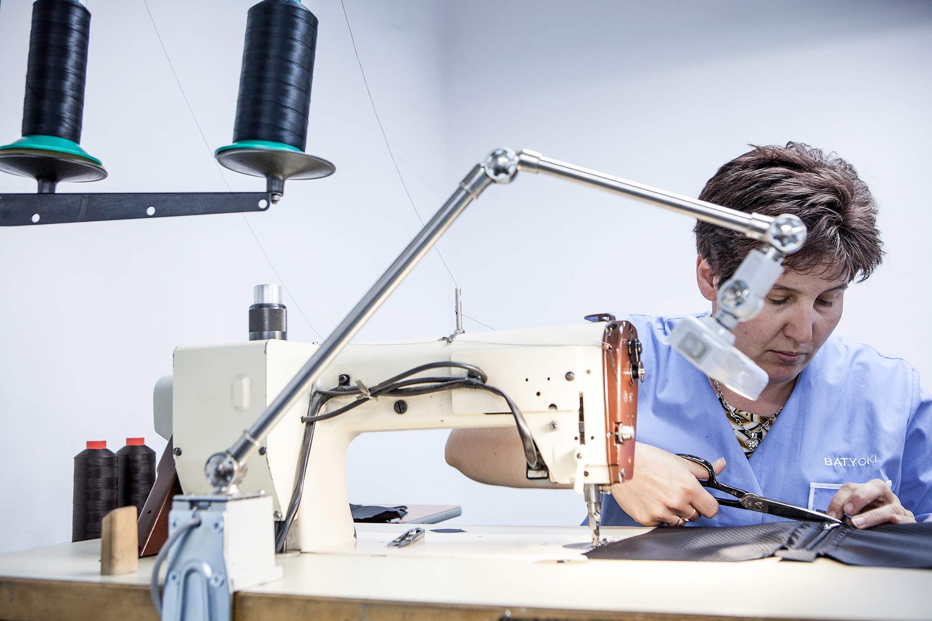 ateliers_dart_julien_cresp_hands_at_work_artisans_dart