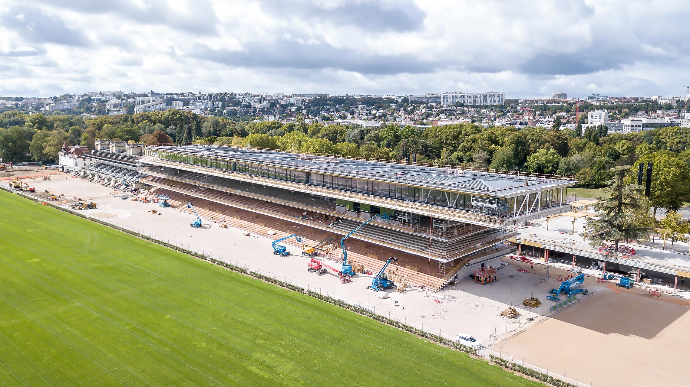 le nouvel hippodrome de longchamp, par julien cresp