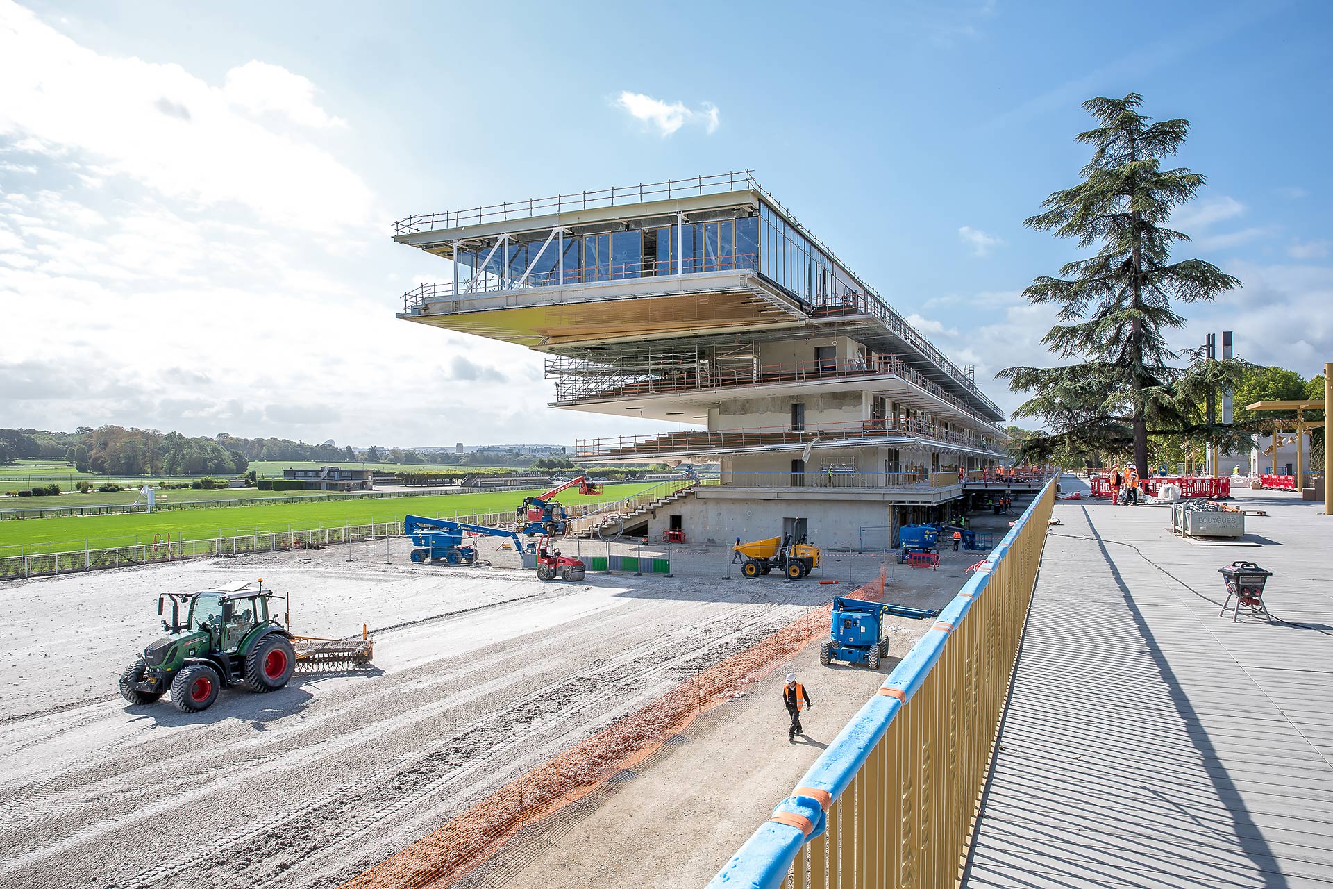 le nouvel hippodrome de longchamp, par julien cresp