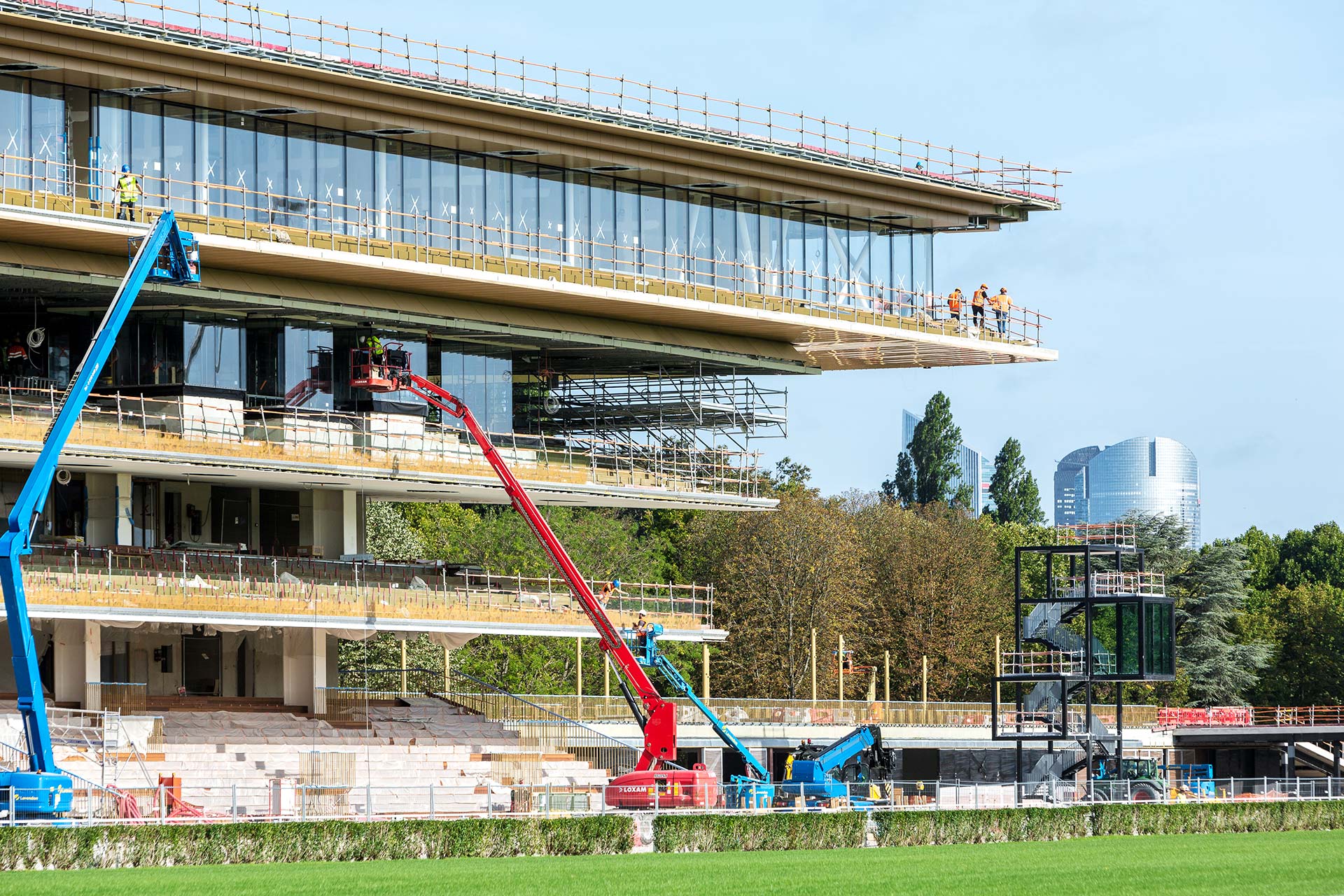le nouvel hippodrome de longchamp, par julien cresp