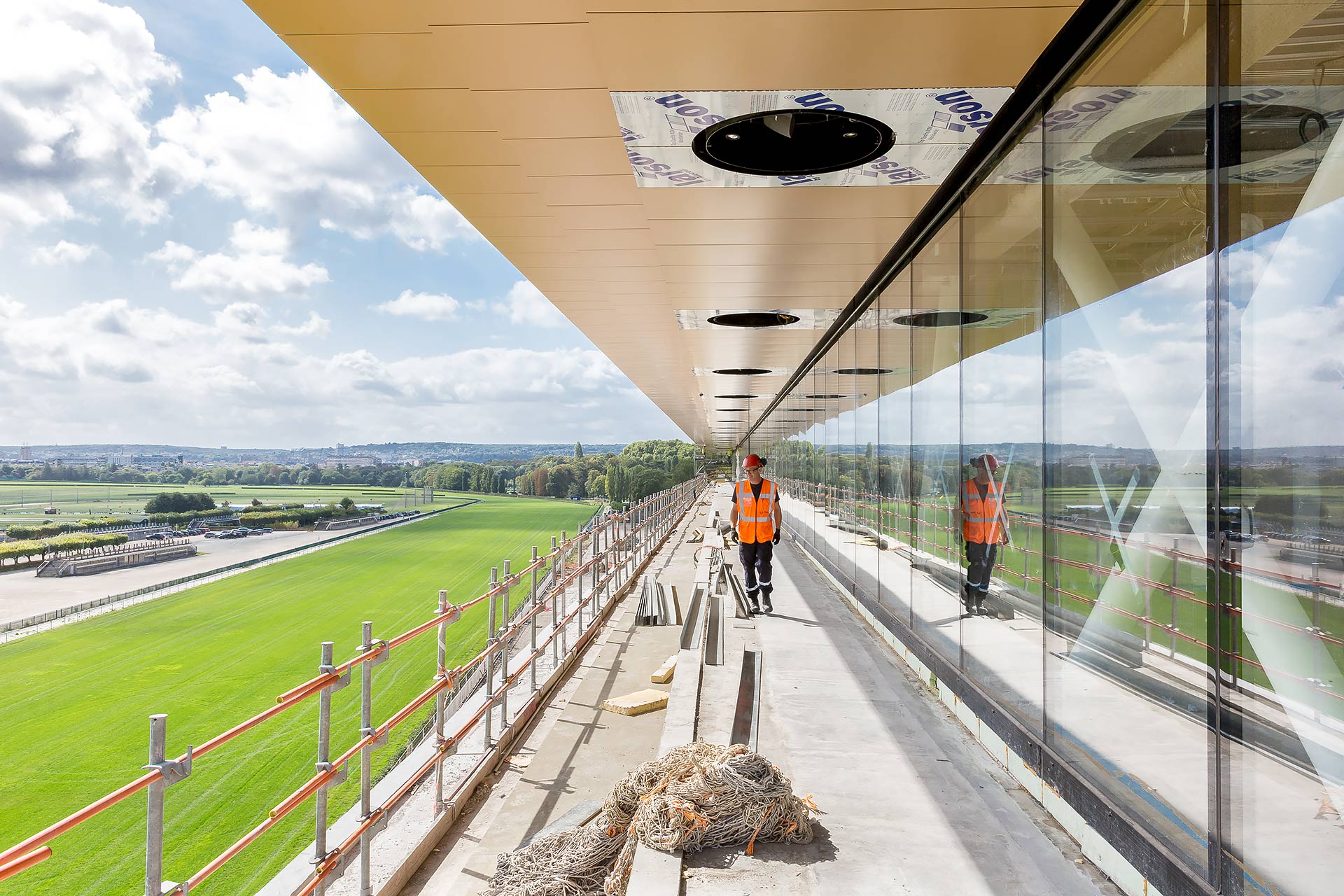 le nouvel hippodrome de longchamp, par julien cresp