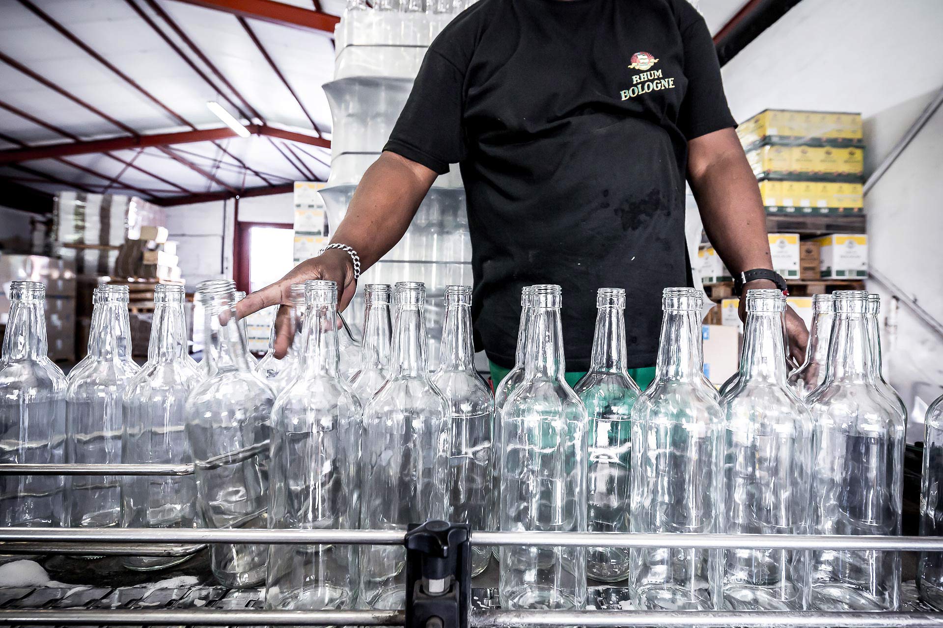 distillerie guadeloupéenne de rhum bologne par julien cresp