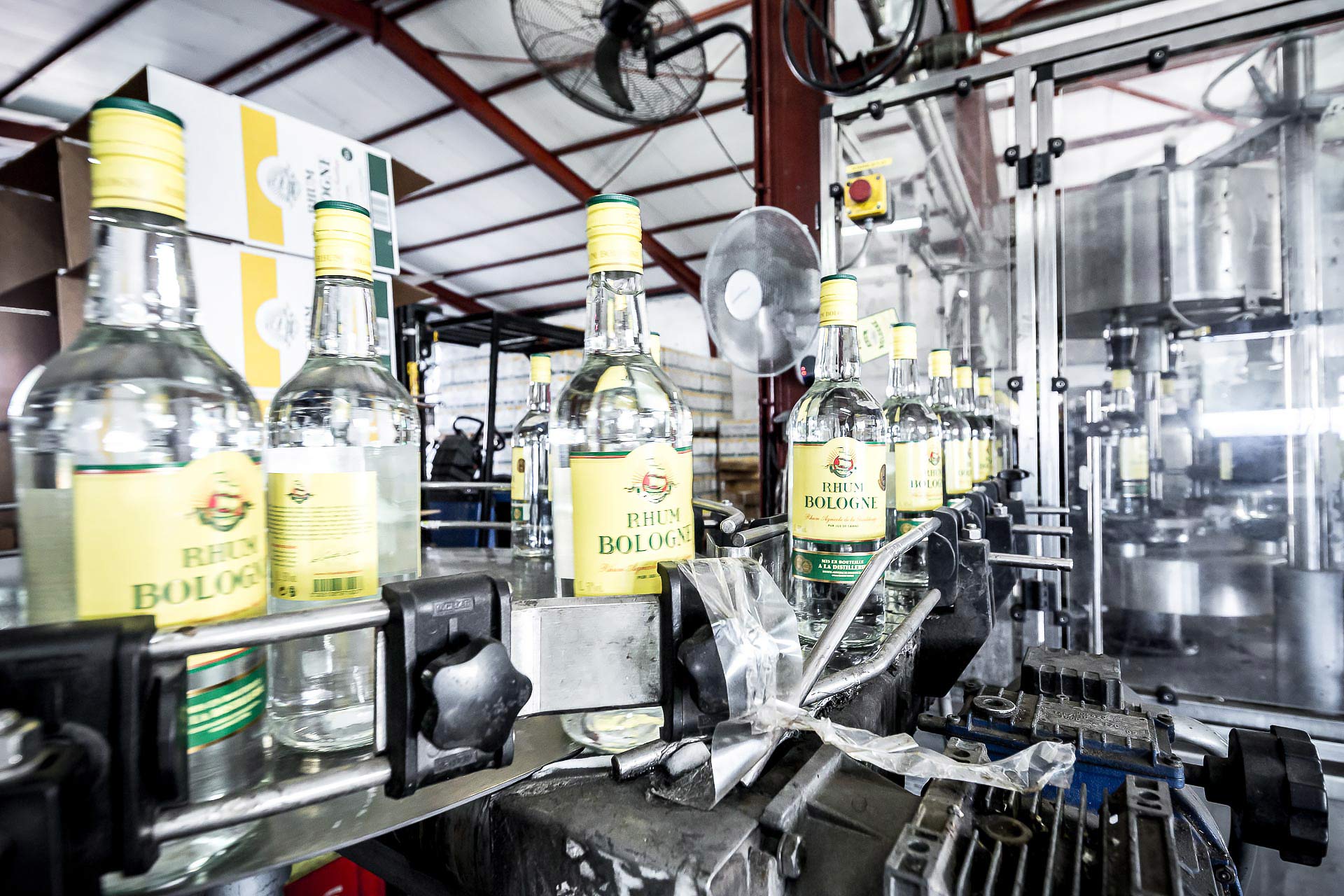 reportage photographique de julien cresp sur la rhumerie de Bologne en guadeloupe