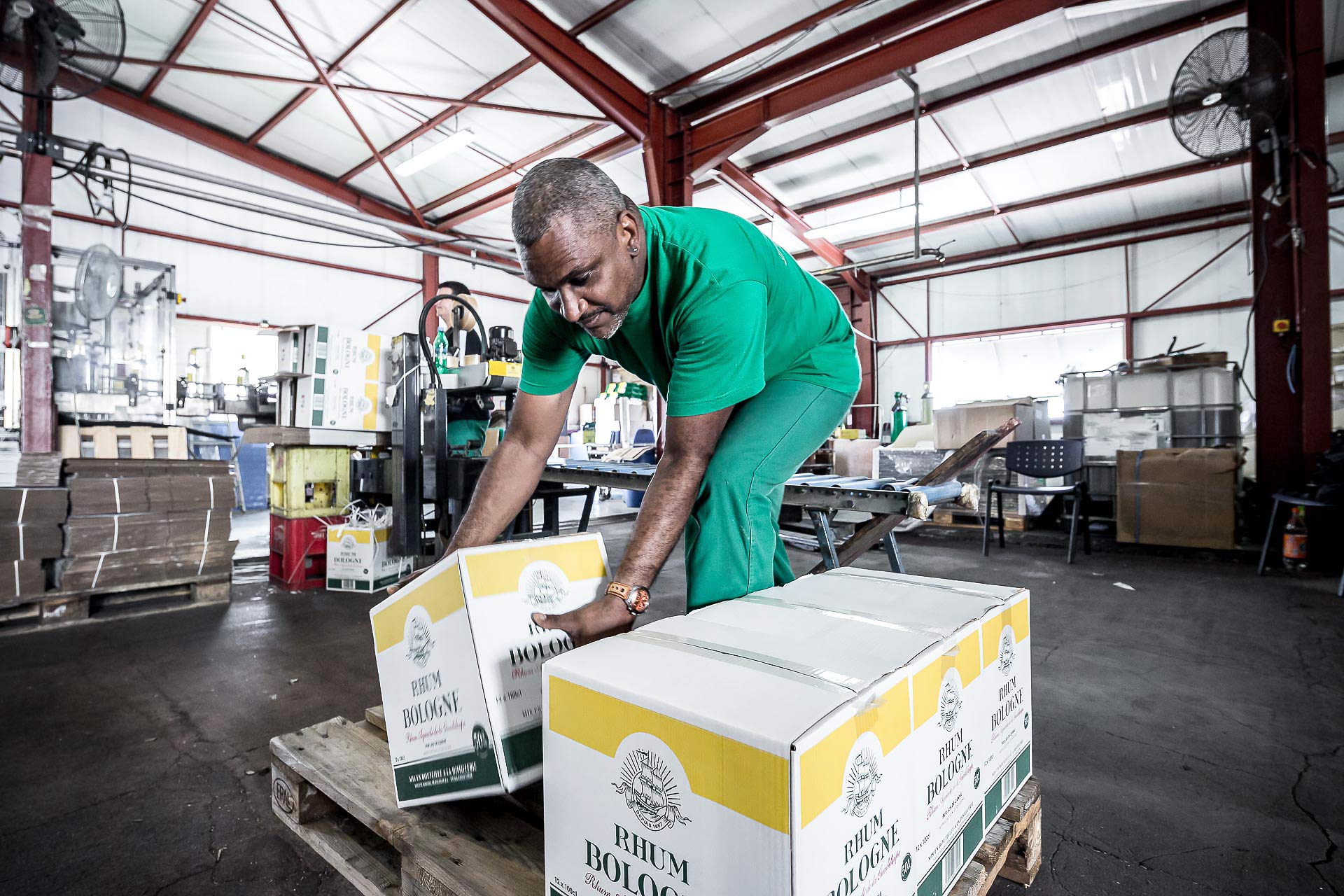 distillerie guadeloupéenne de rhum bologne par julien cresp