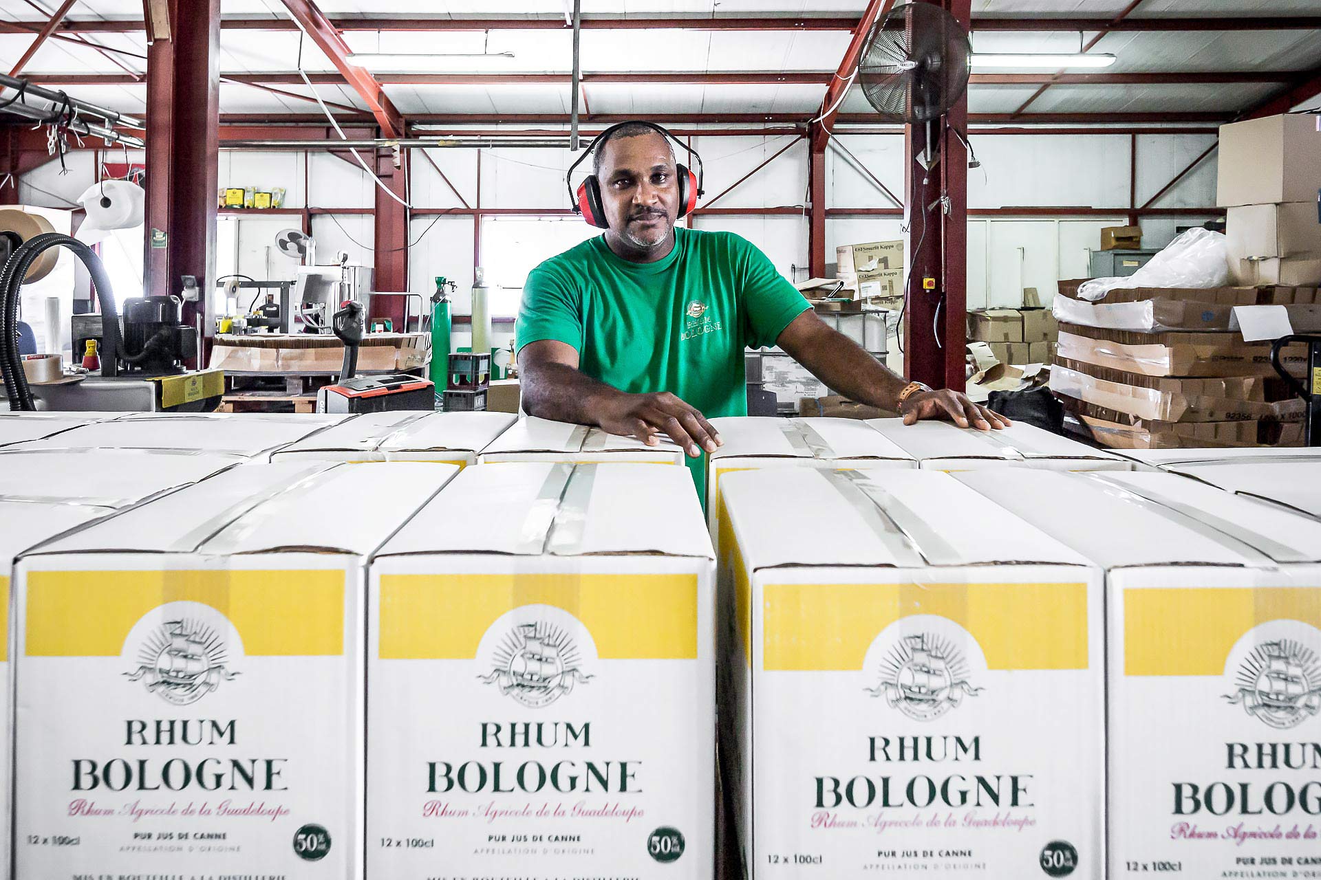 reportage photographique de julien cresp sur la rhumerie de Bologne en guadeloupe