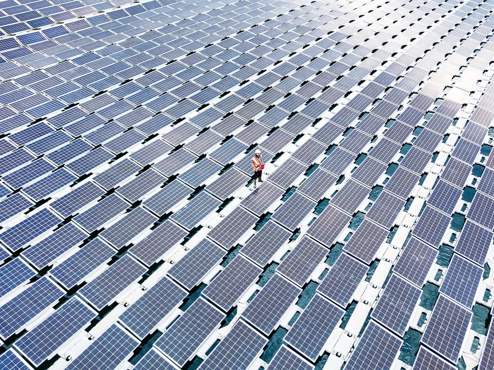 julien cresp mandaté par Bouygues énergie service pour photographier la centrale de Piolenc