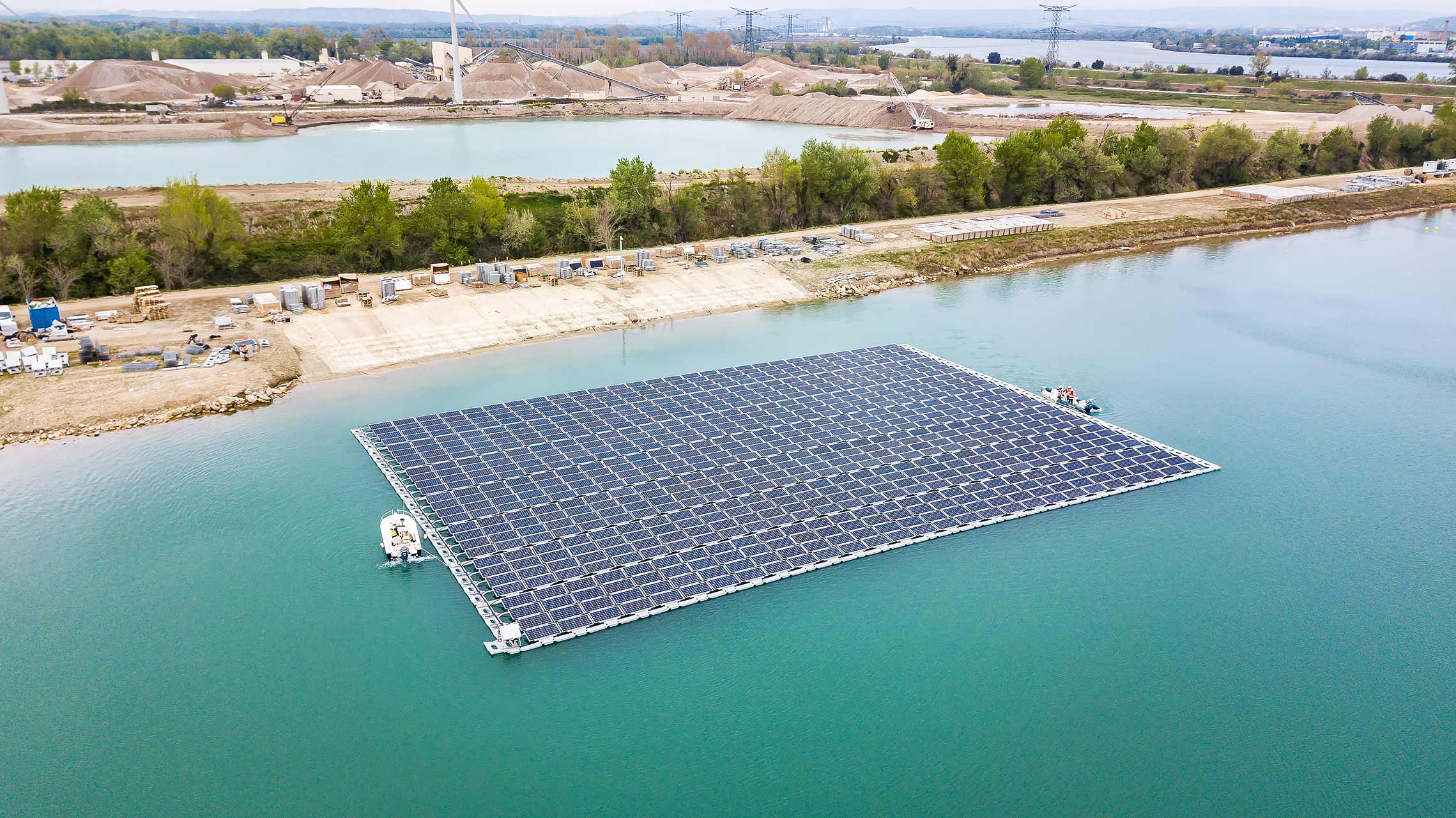julien cresp mandaté par Bouygues énergie service pour photographier la centrale de Piolenc