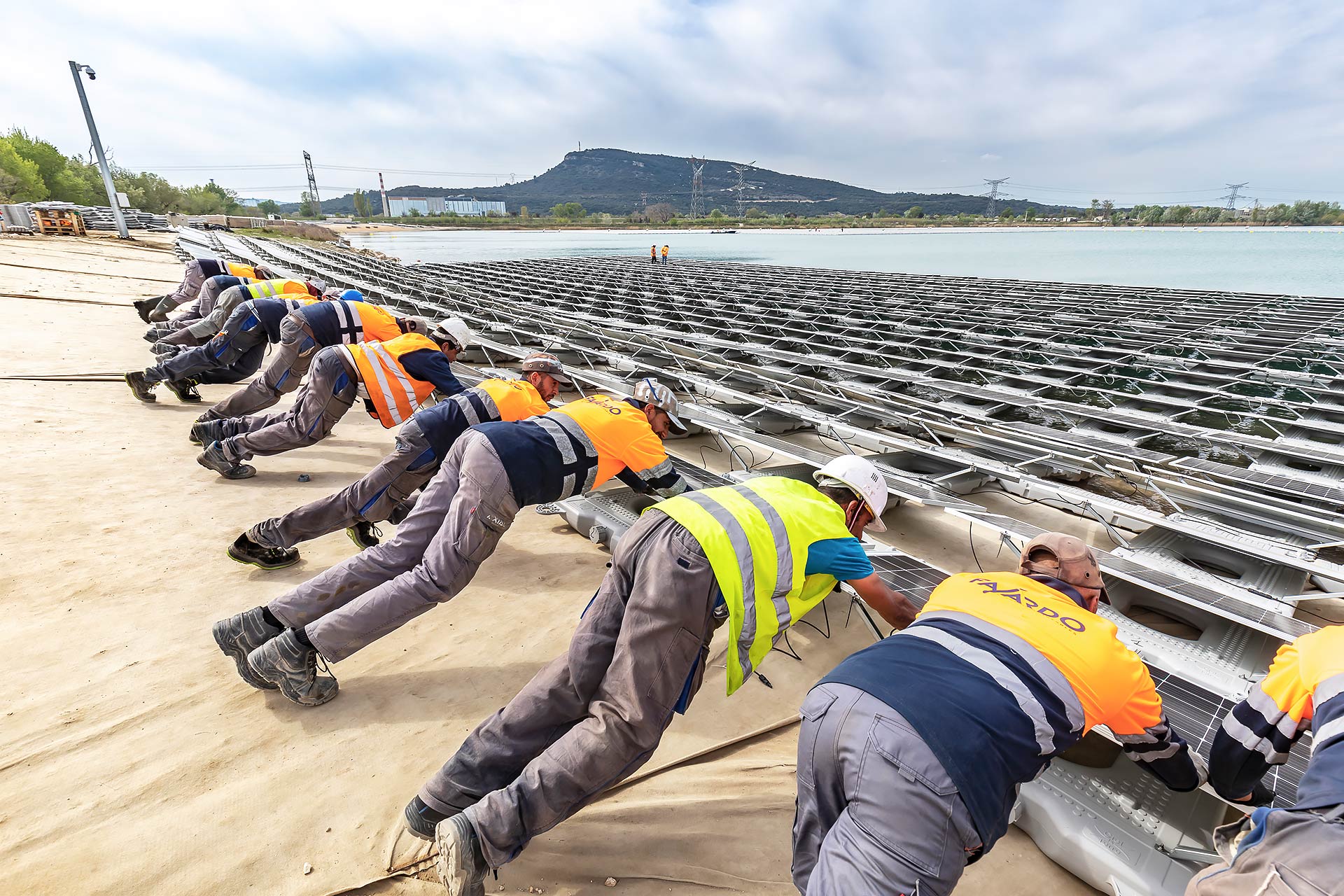 julien cresp mandaté par Bouygues énergie service pour photographier la centrale de Piolenc