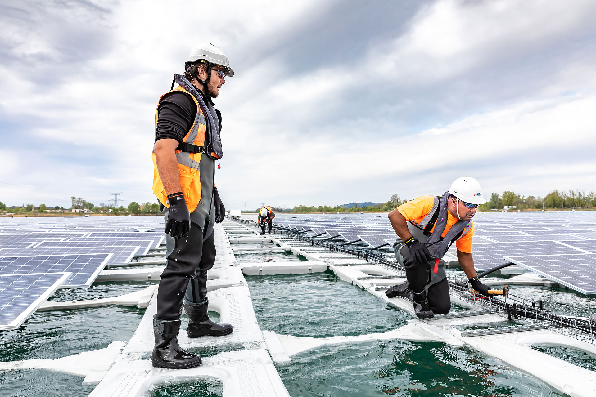julien cresp mandaté par Bouygues énergie service pour photographier la centrale de Piolenc