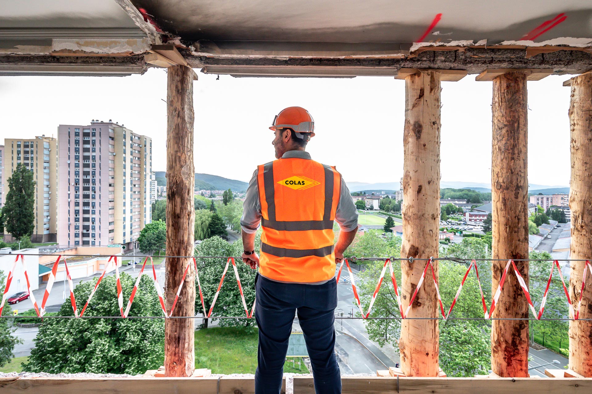la démolition par vérinage photographiée par julien cresp