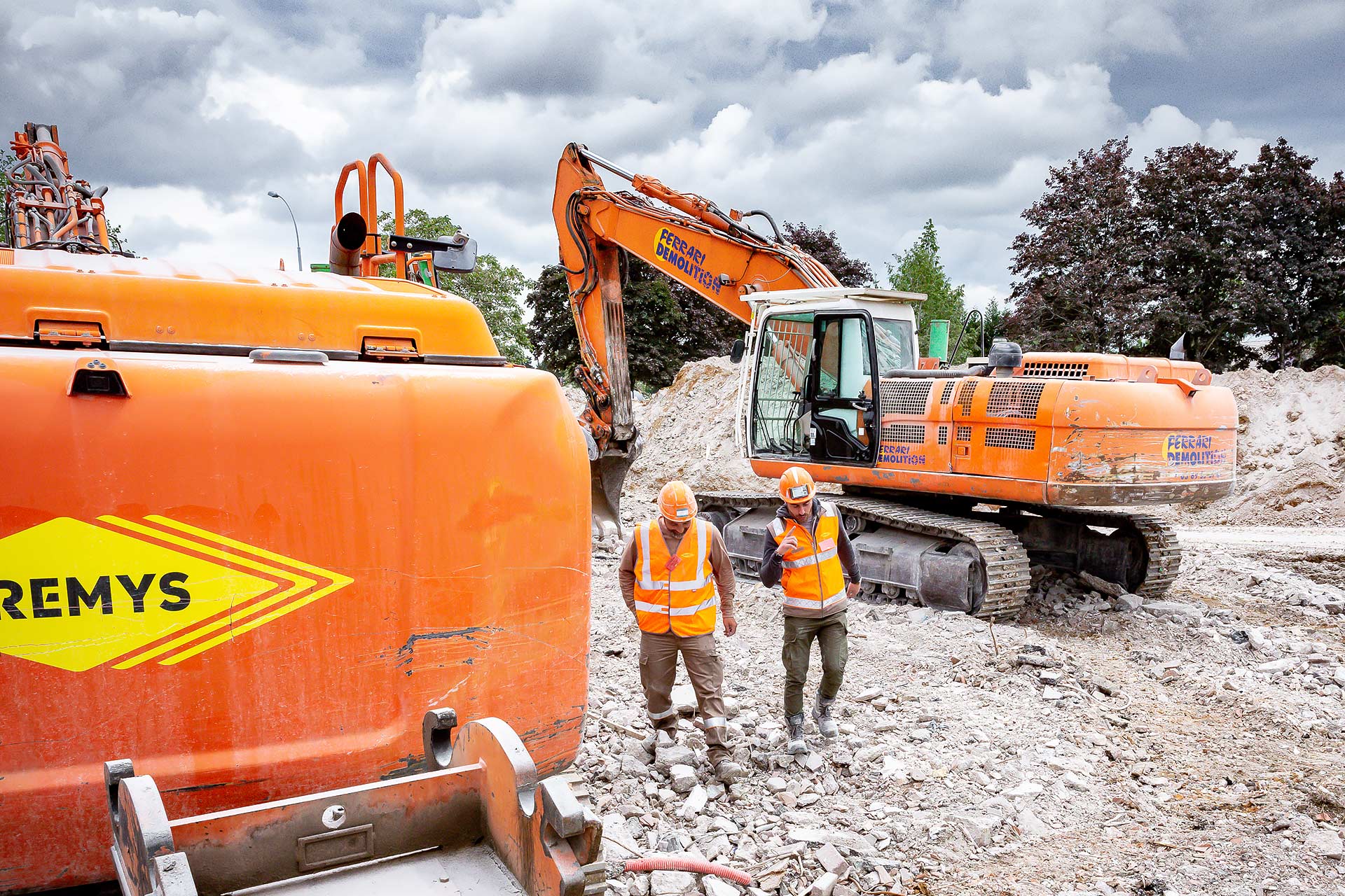la démolition par vérinage photographiée par julien cresp