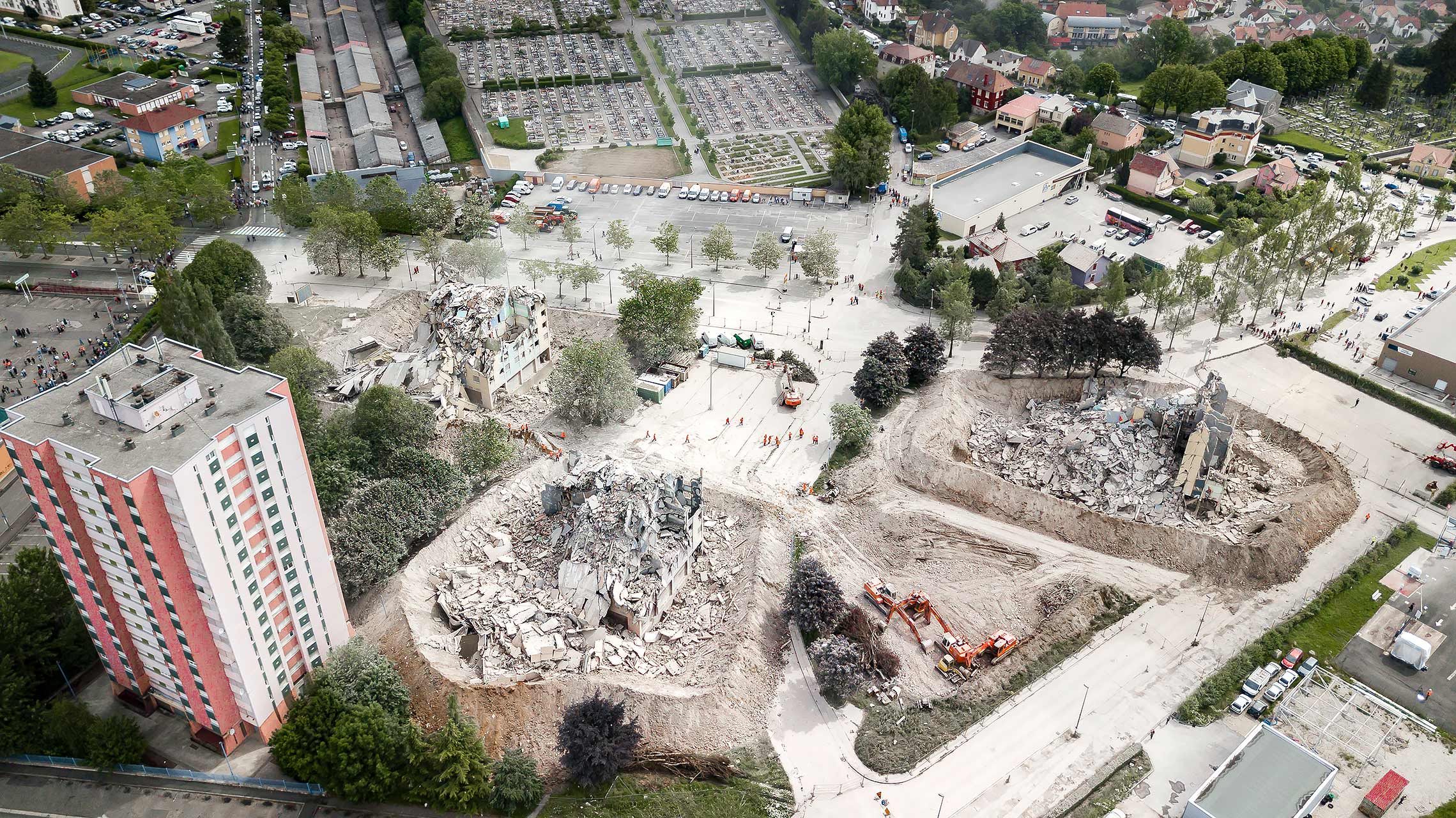 la démolition par vérinage photographiée par julien cresp