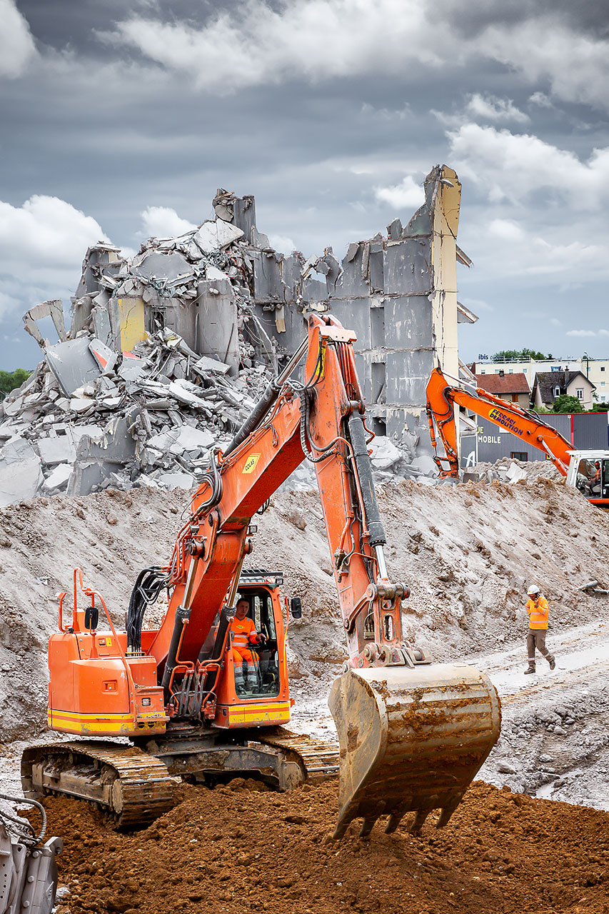 la démolition par vérinage photographiée par julien cresp