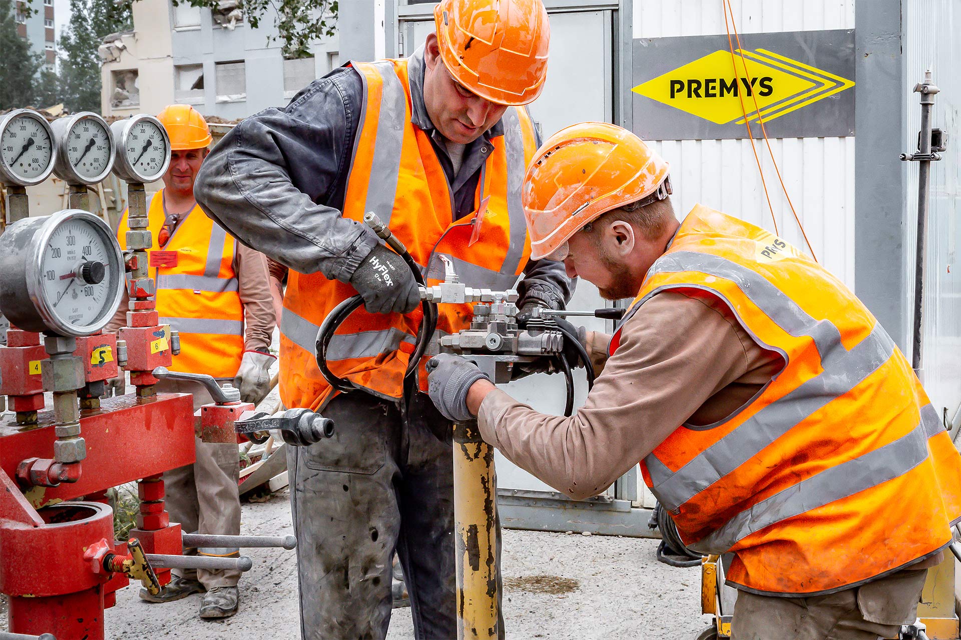 la démolition par vérinage photographiée par julien cresp