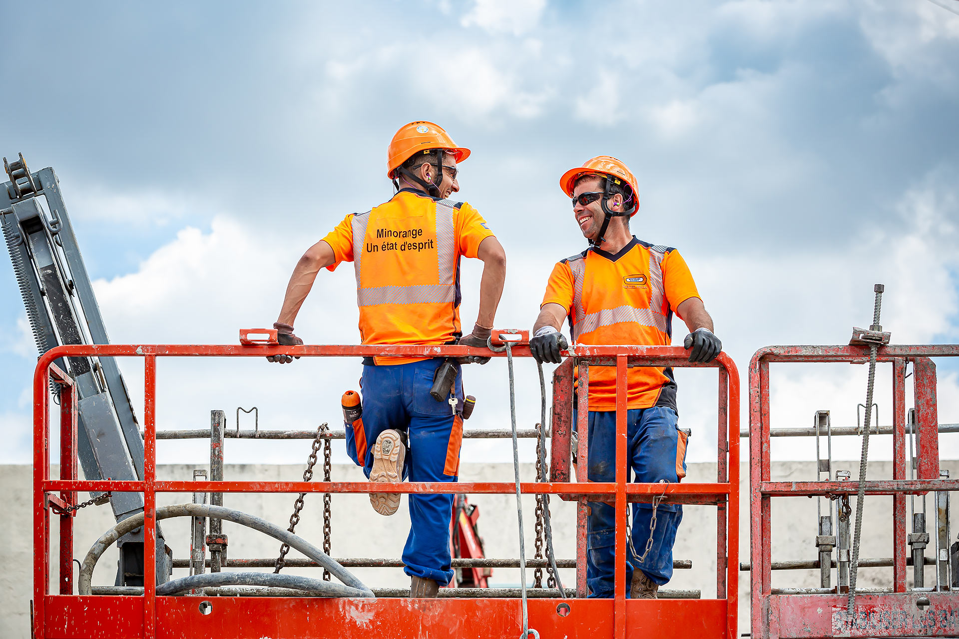 les compagnons du minorange photographiés par julien cresp