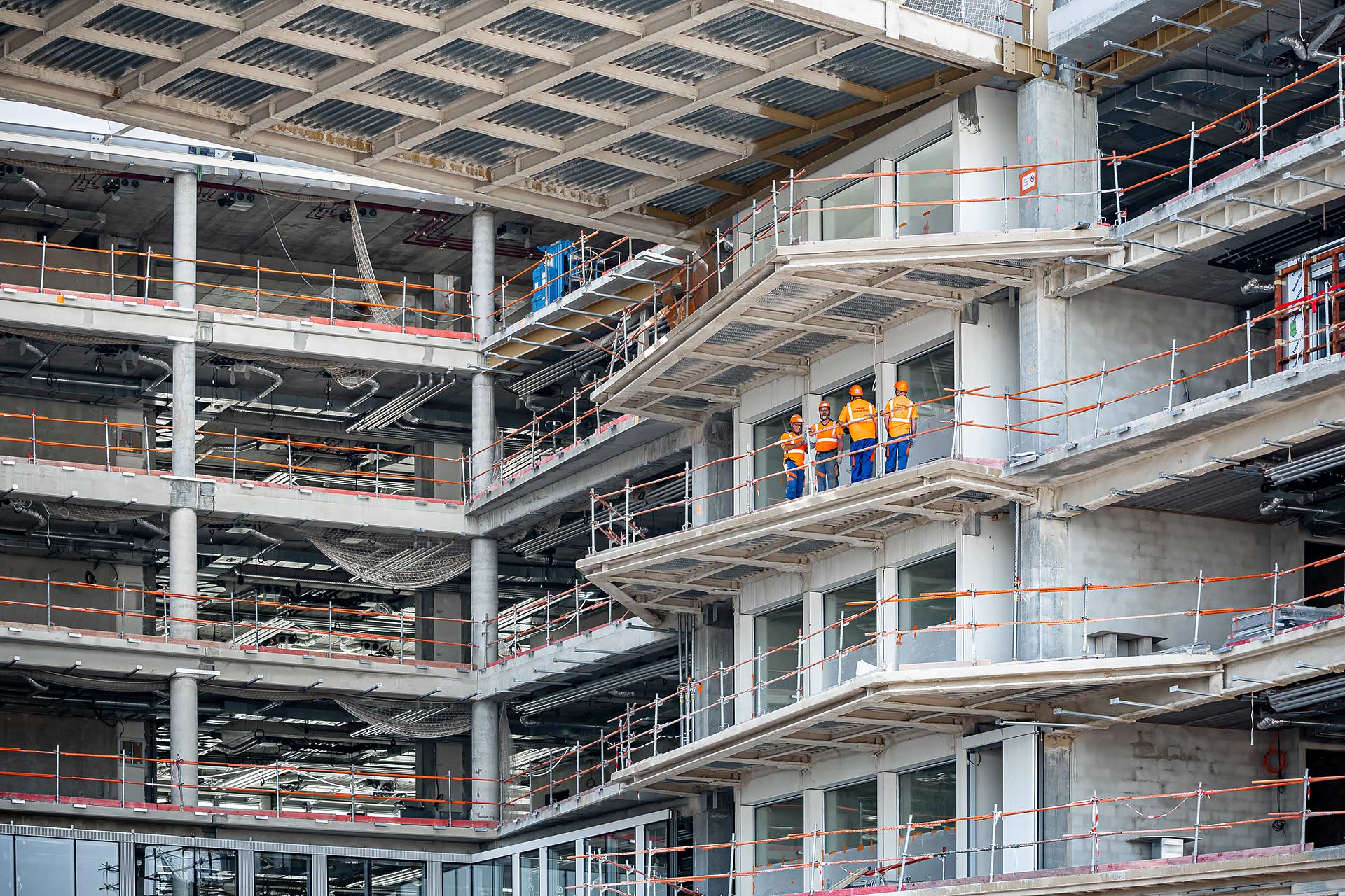 les compagnons du minorange photographiés par julien cresp