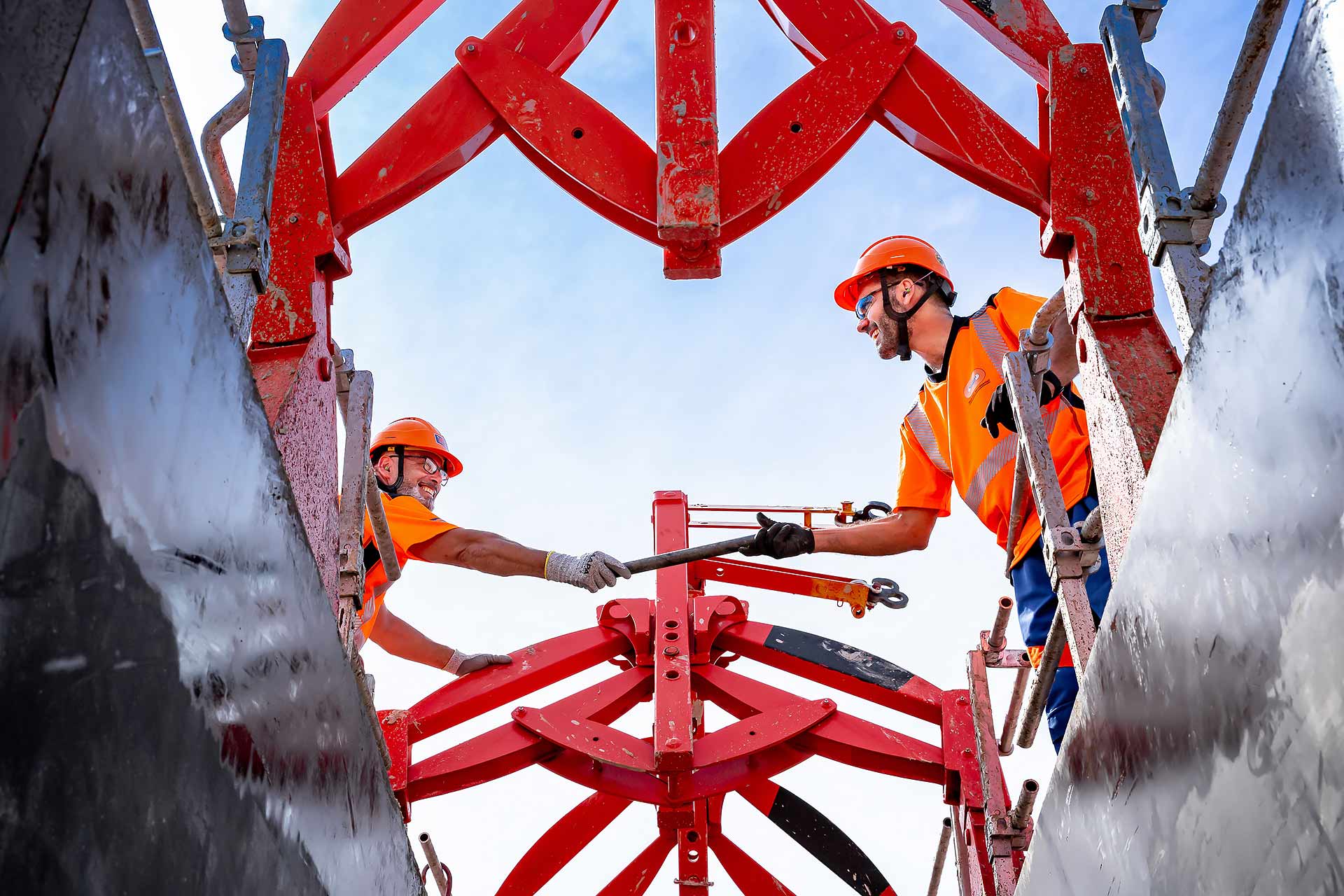les compagnons du minorange photographiés par julien cresp