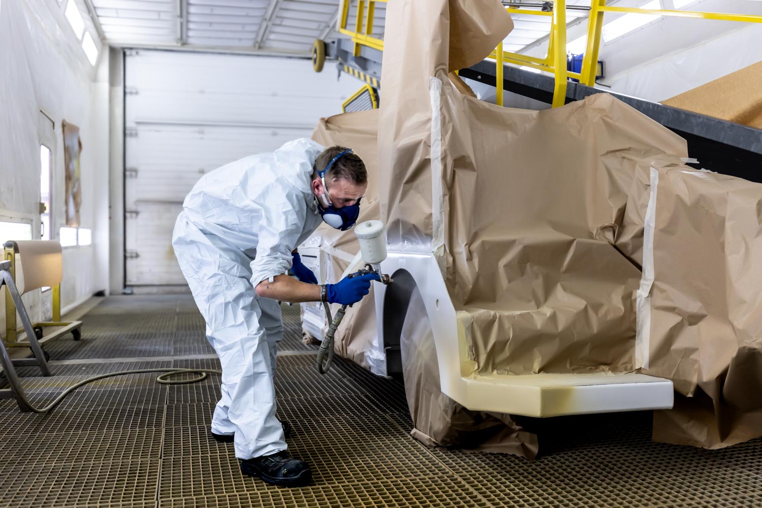 Dans les ateliers de Montlouis sur Loire, les équipes d'AES photographiées par Julien CRESP