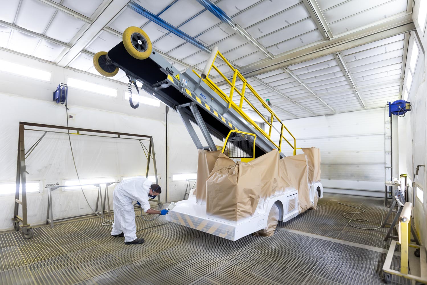 Julien Cresp photographie les équipes de la société AES