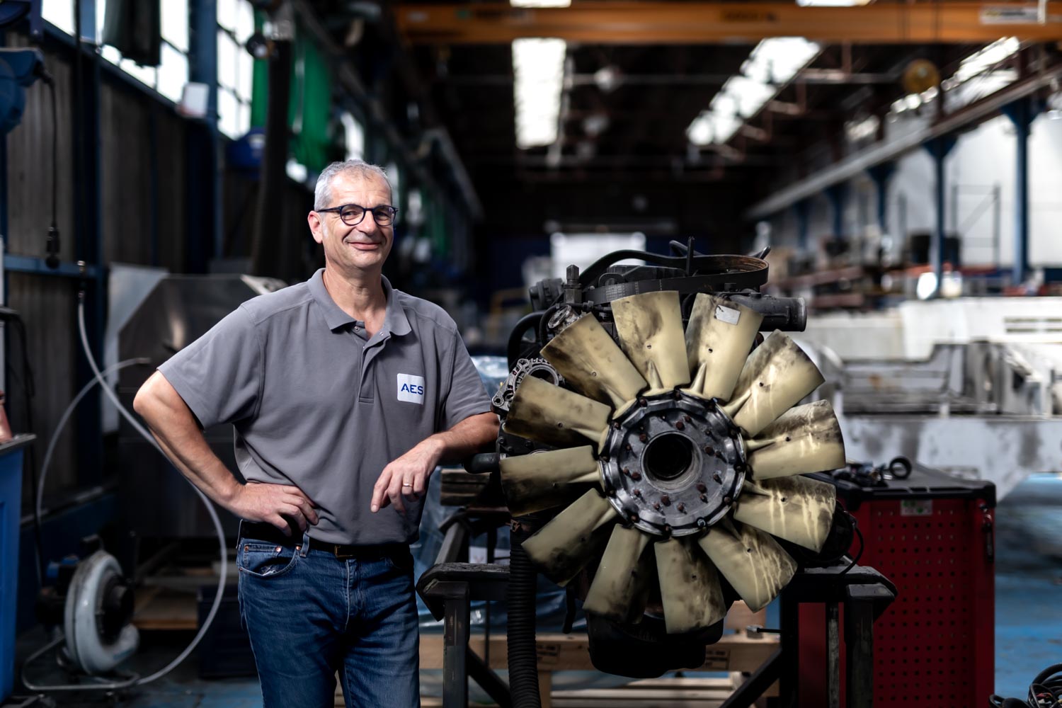 Julien Cresp photographie les équipes de la société AES